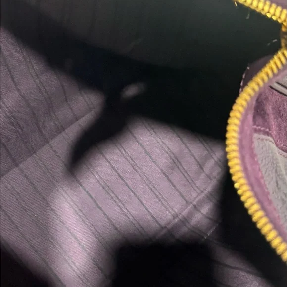 Louis Vuitton Elegant Purple Designer Women's Bag - Picture 8 of 10